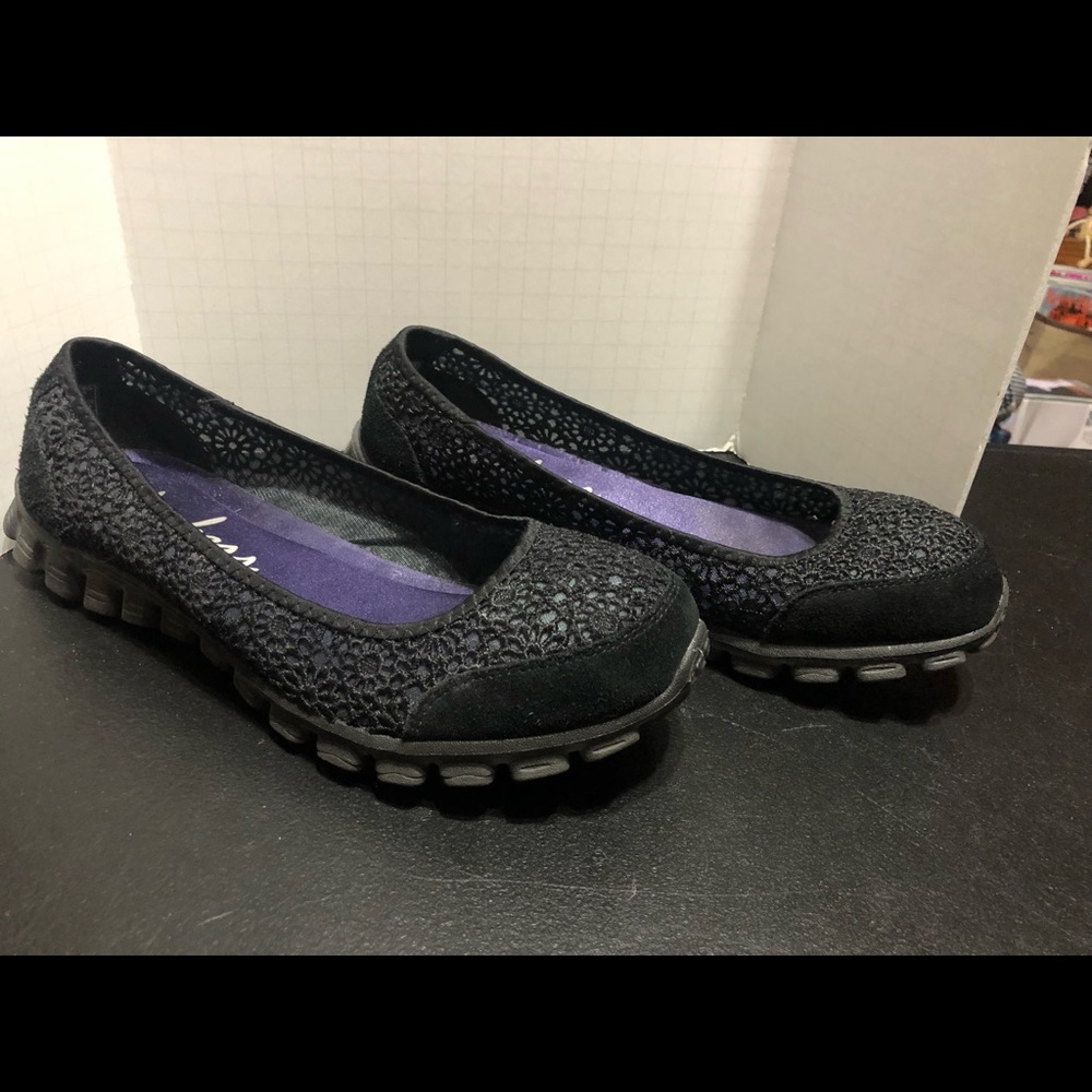 New Skechers size 10, black suede/floral eyelet flats.